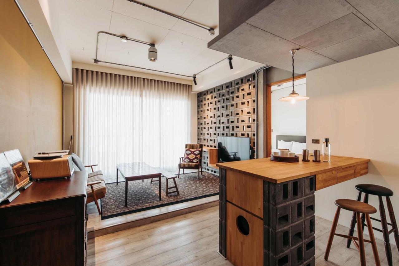 U.I.J Hotel & Hostel Тайнань Екстер'єр фото