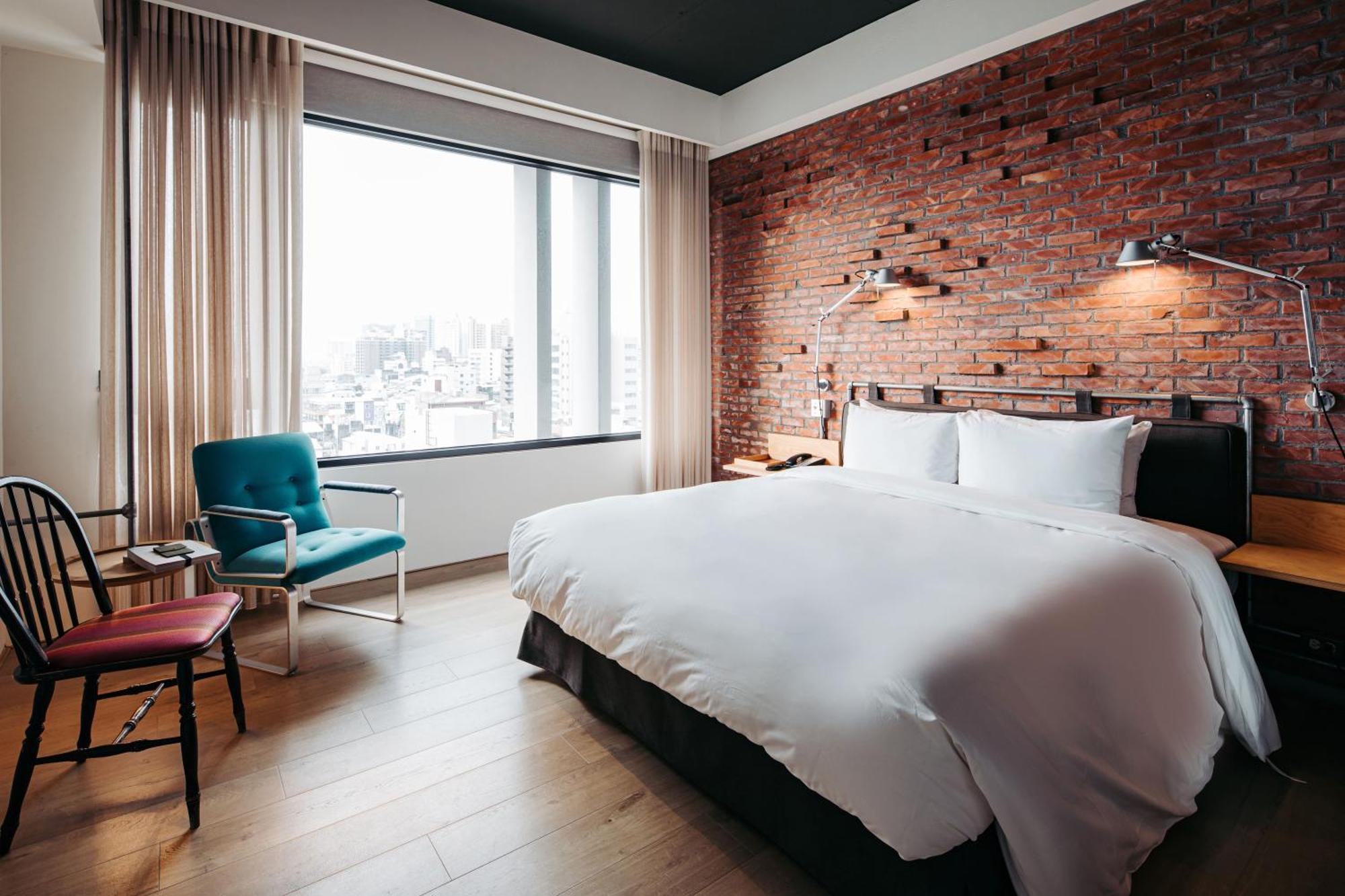 U.I.J Hotel & Hostel Тайнань Екстер'єр фото