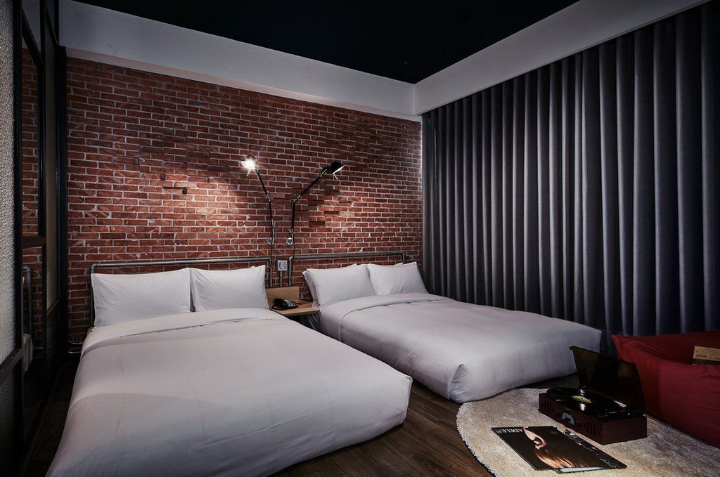 U.I.J Hotel & Hostel Тайнань Екстер'єр фото